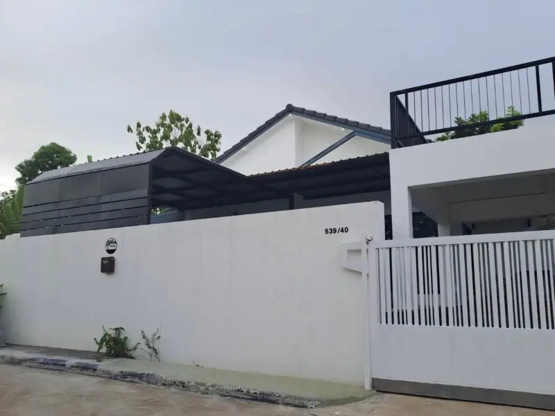 Enjoy peaceful living in this modern private pool villa located in the highly desirable Huay Yai area.