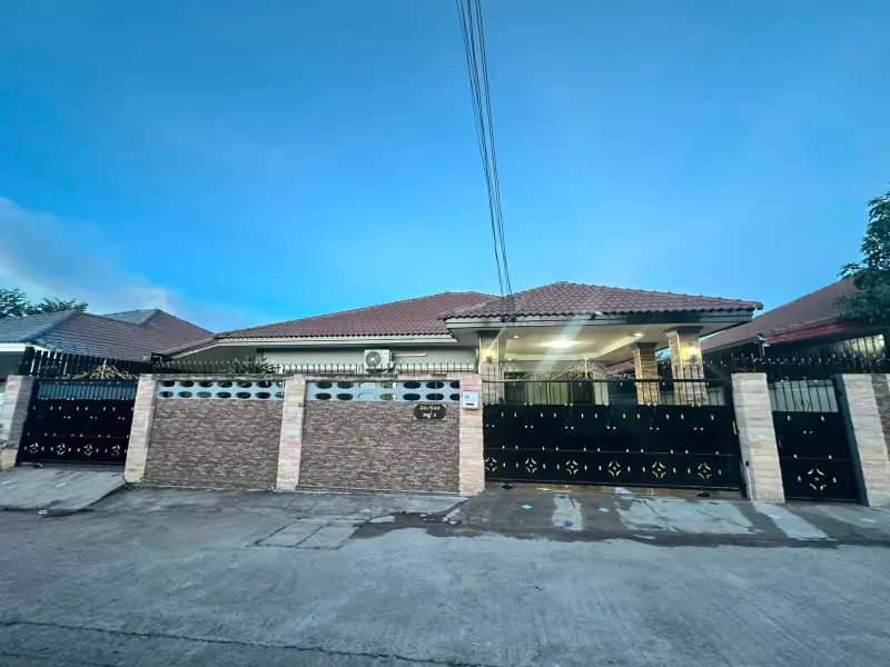 Spacious Family Home-East Pattaya