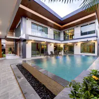 Luxury Pool Villa For Sale in East Pattaya thumbnail
