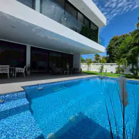 Beeindruckende Luxus-Poolvilla in Pratumnak, Pattaya thumbnail