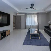 Discover one of the finest residences within the prestigious Siam Royal View thumbnail