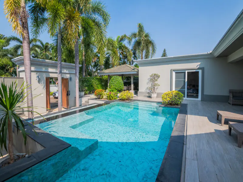 Discover one of the finest residences within the prestigious Siam Royal View