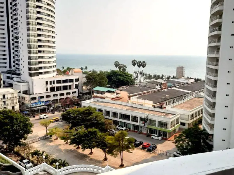 三卧室公寓出售 Jomtien Complex Condotel