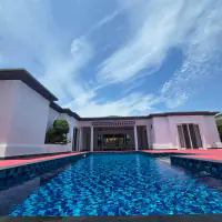 Exclusive Hillside Living - Luxury 4-Bed Villa at Siam Royal View thumbnail
