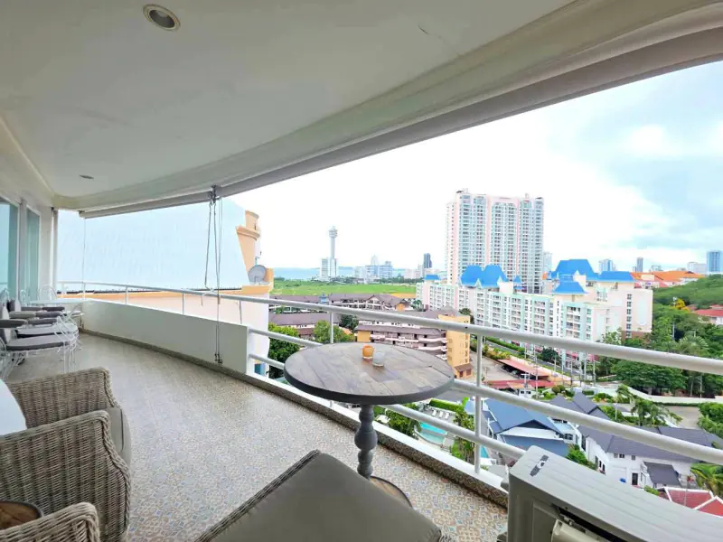 Luxury Penthouse for rent at Chateau Dale Condominium
