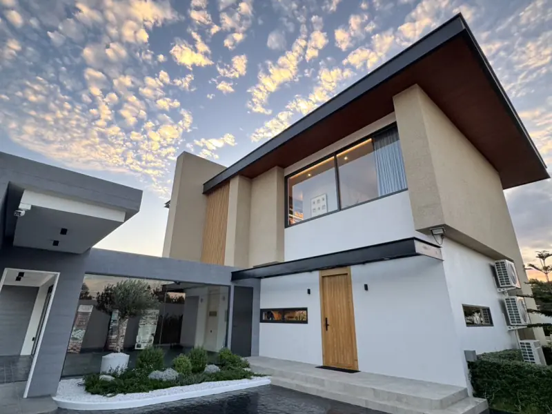 Prime Habitat Valley Type V.4 Luxury Villa for Sale