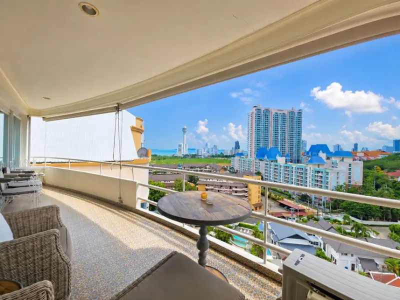 Luxury Penthouse for rent at Chateau Dale Condominium