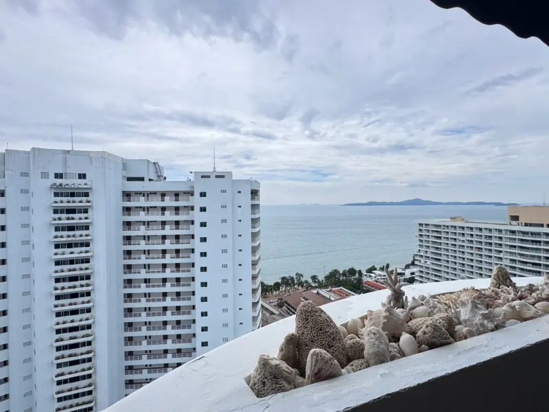 Jomtien Complex Condotel – High-Floor 1-Bedroom Sea View Condo for Sale & Rent