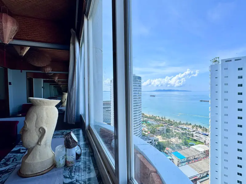 Large Studio Sea View For Sale In Jomtien Complex