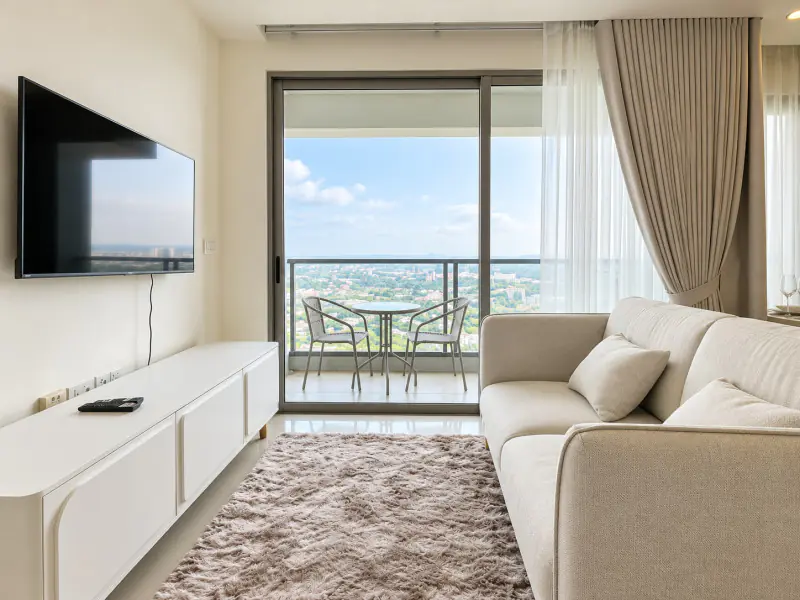 High-Floor City View Condo for RentThe Riviera Jomtien, Pattaya