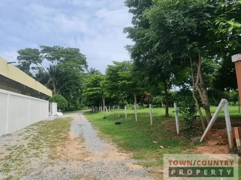 หลีกหนีความวุ่นวายและโอบกอดความสงบในพื้นที่ชนบทที่สวยงามของห้วยใหญ่