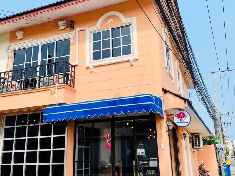 3-Bedroom, 2-Bathroom Corner House in Prime Location