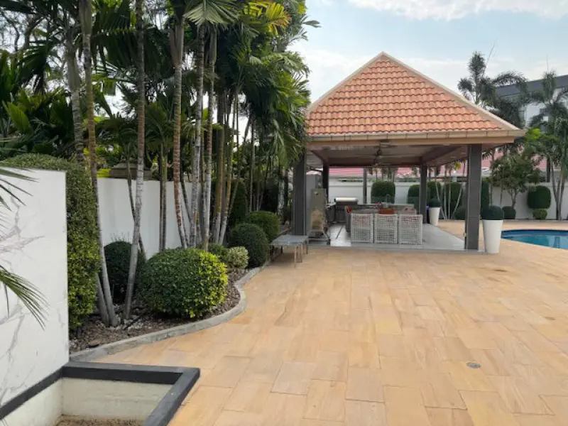 Роскошная вилла с бассейном на продажу в Джомтьене