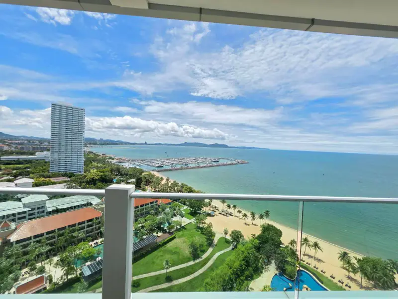 Live Above The Waves - Movenpick Pattaya, Full Seaview