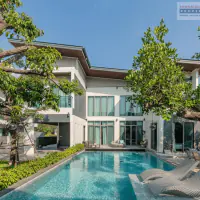 LUXE VILLA MET ZWEMBAD TE KOOP 98LEKE UITZICHT thumbnail