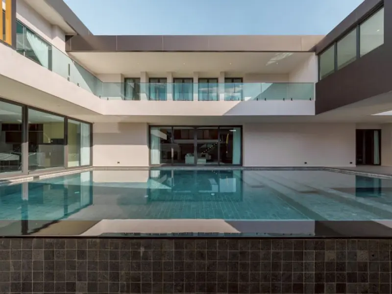 วิลล่าหรูทันสมัยพร้อมสระว่ายน้ำใกล้ชายหาดจอมเทียน