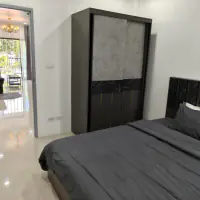 Live or Work: Renovated Three-Story House with Mixed-Use Potential thumbnail