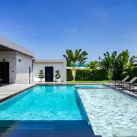 Schlüsselfertiger Komfort trifft auf High-End-Stil – Siam Royal View Home thumbnail