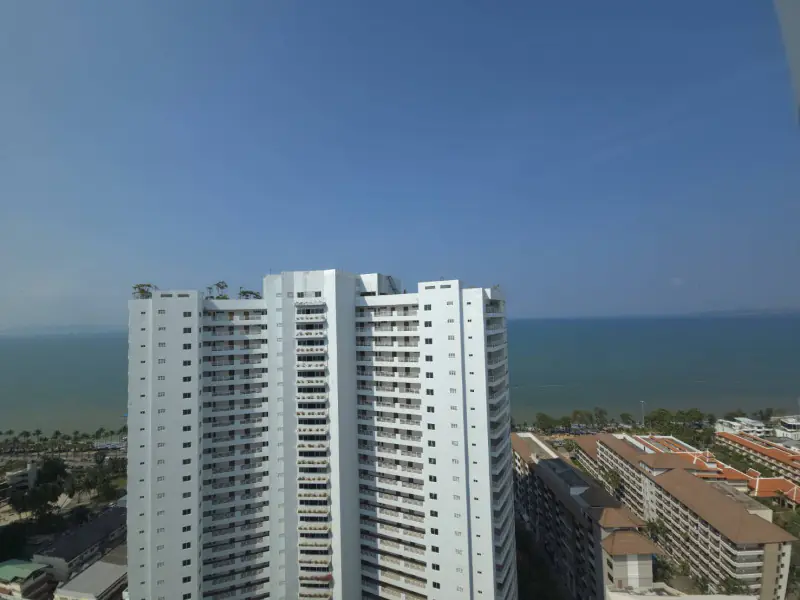High-Floor City &amp; Sea Breeze Studio-Jomtien Complex Condotel