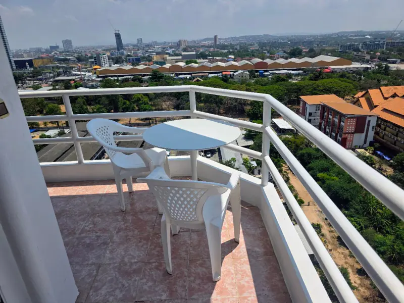 High-Floor Sea View studio -View Talay 2B