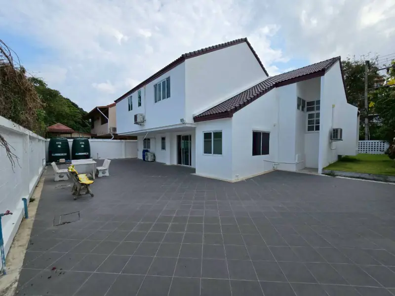 Specious Garden Villa-Jomtien Beach Paradise Village