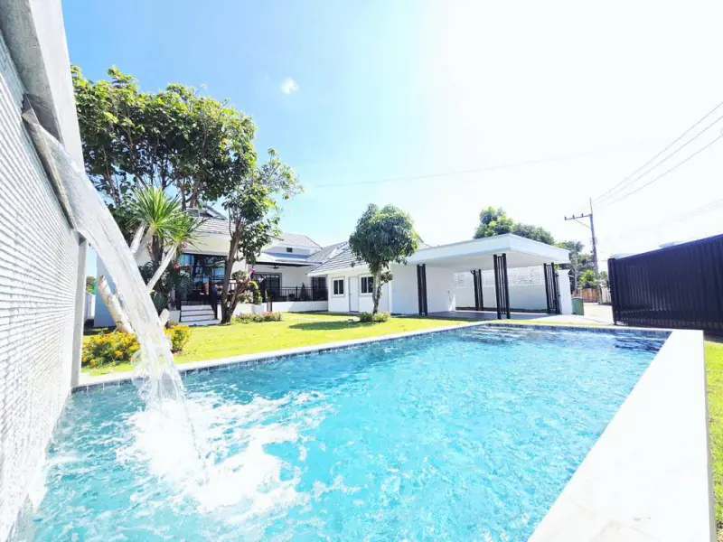 Private Estate Near Mabprachan Lake-Siam Country Club Area