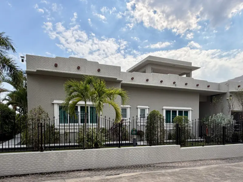 Prestigious Gated Pool Villa – Santa Maria, Mabprachan