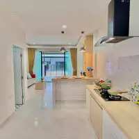 Effortless Living in a 2-Storey Townhome thumbnail