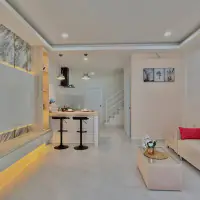 Effortless Living in a 2-Storey Townhome thumbnail