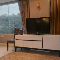 Spacious 3-Bed Corner Residence - Pratamnak Hill thumbnail