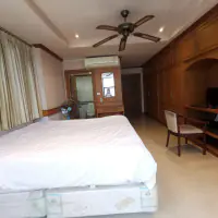 Jomtien Complex Large Condo For Sale thumbnail