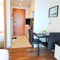 Nice Studio for rent The Peak tower thumbnail