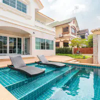 Spacious 5-Bedroom Pool Villa near Mabprachan Lake thumbnail