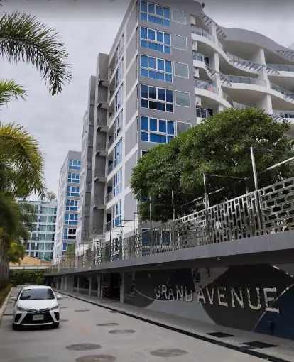 Grand Avenue Residence