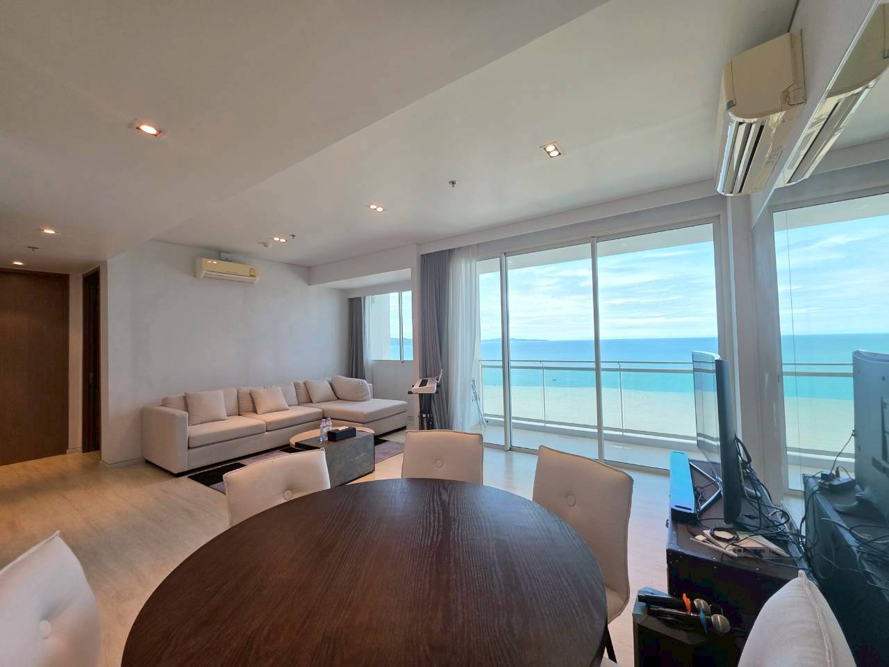 海滩景观 - 芭提雅阳台公寓 thumbnail