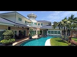 Unique Pool Villa with Private Mooring Dock - 79 Million ( share transfer )