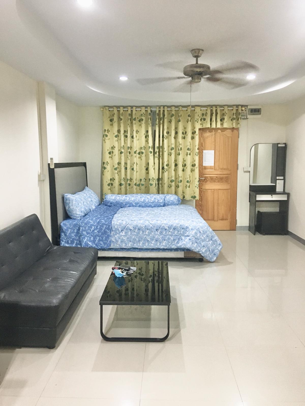 Renovated Studio For Sale - Pattaya Rungfa Condominium thumbnail
