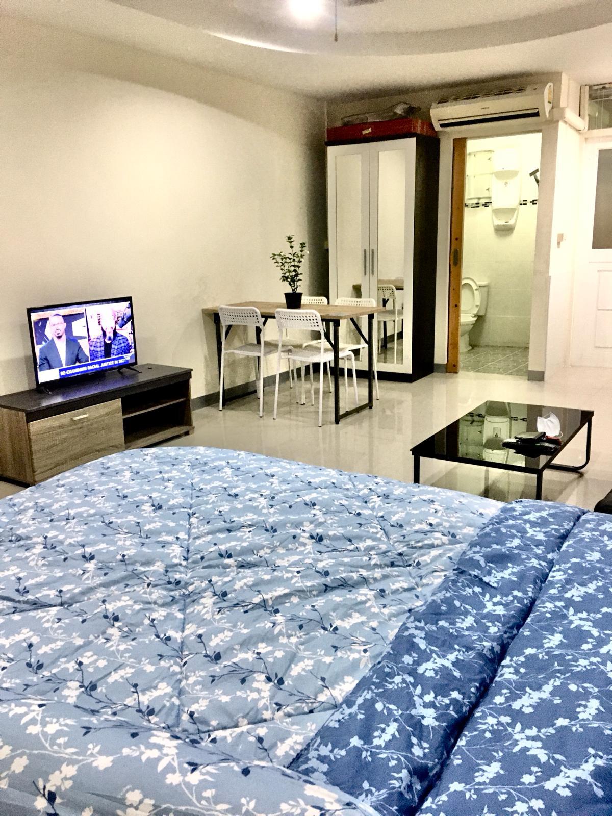 Renovated Studio For Sale - Pattaya Rungfa Condominium thumbnail