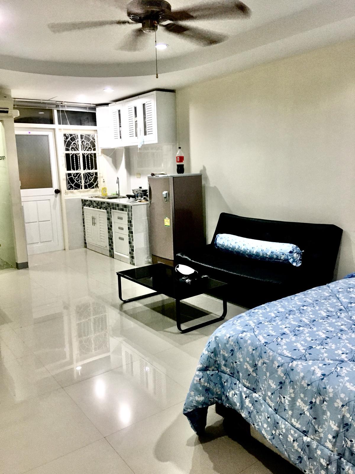 Renovated Studio For Sale - Pattaya Rungfa Condominium thumbnail