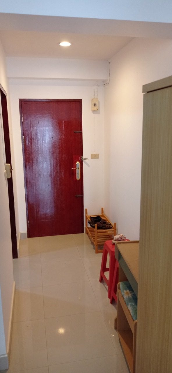 Seaside Simplicity - Affordable Beachfront Condo For Sale, Rimhaad Jomtien thumbnail