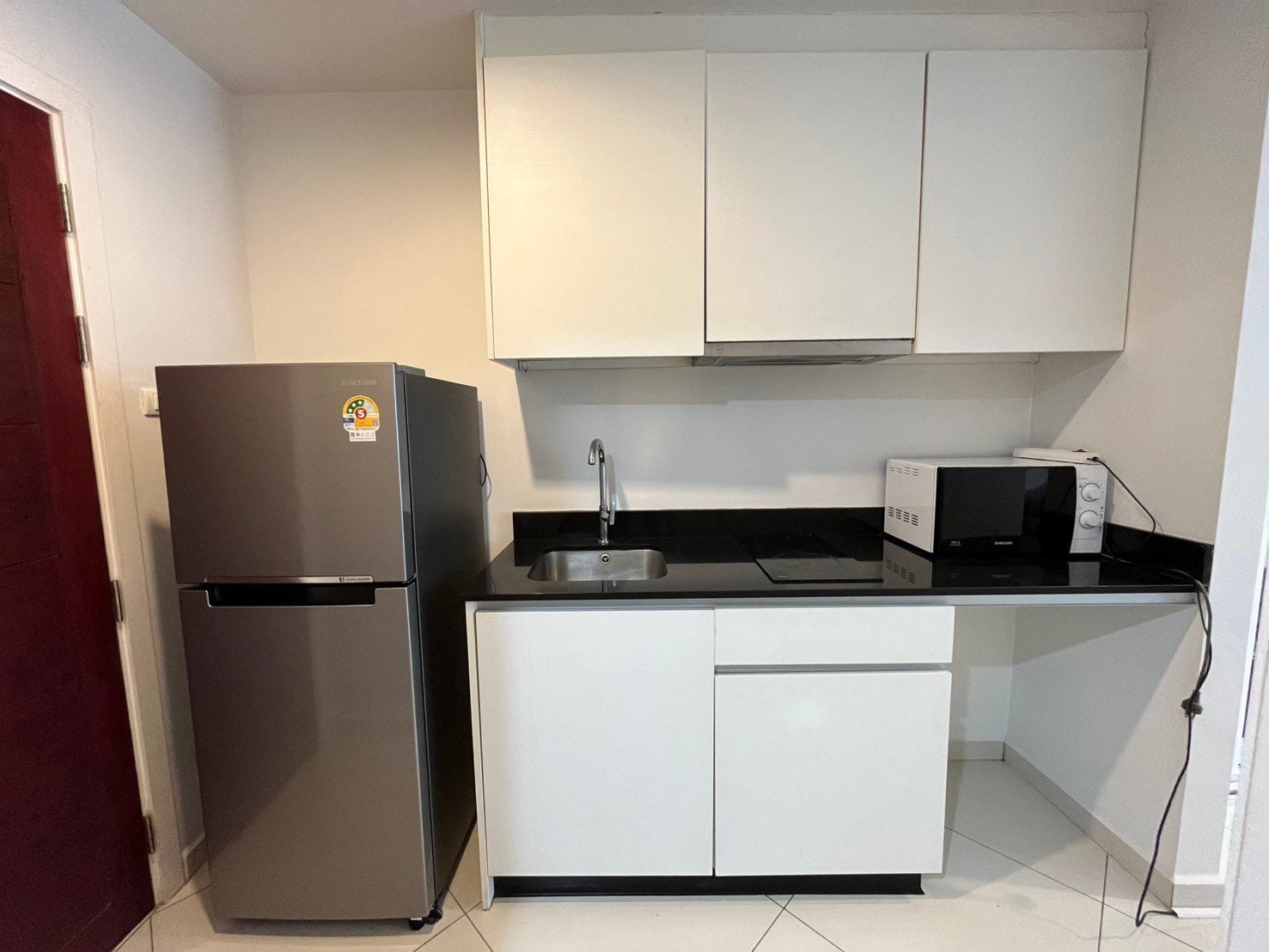 Compact Hillside Studio-Art on the Hill ,Pratumnak thumbnail