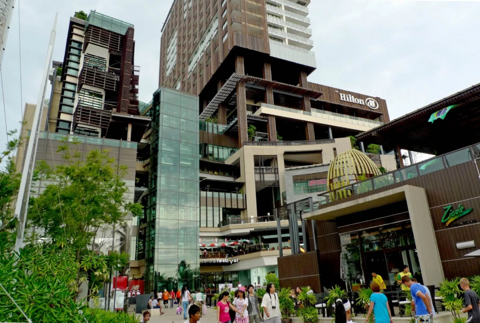 Central Mall &amp; Hilton Hotel