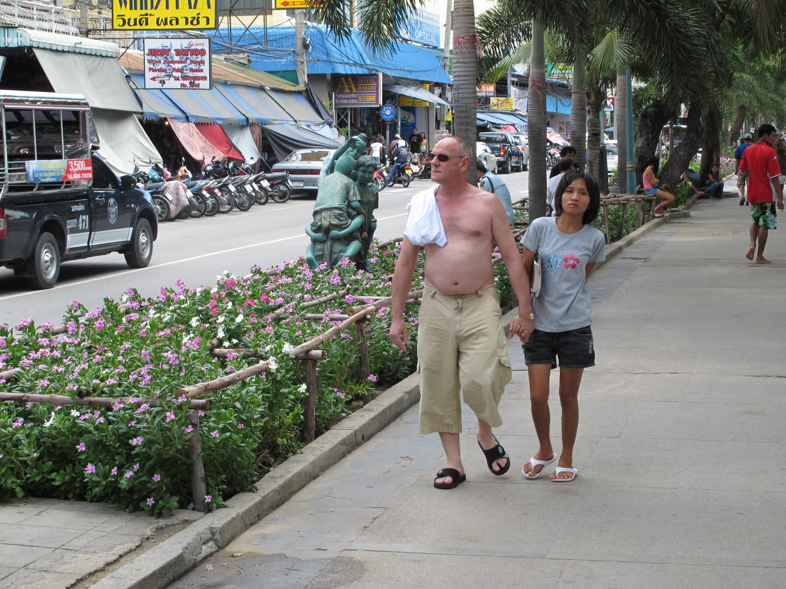 Amazing Thailand. The dos and don'ts. The funny stuff.