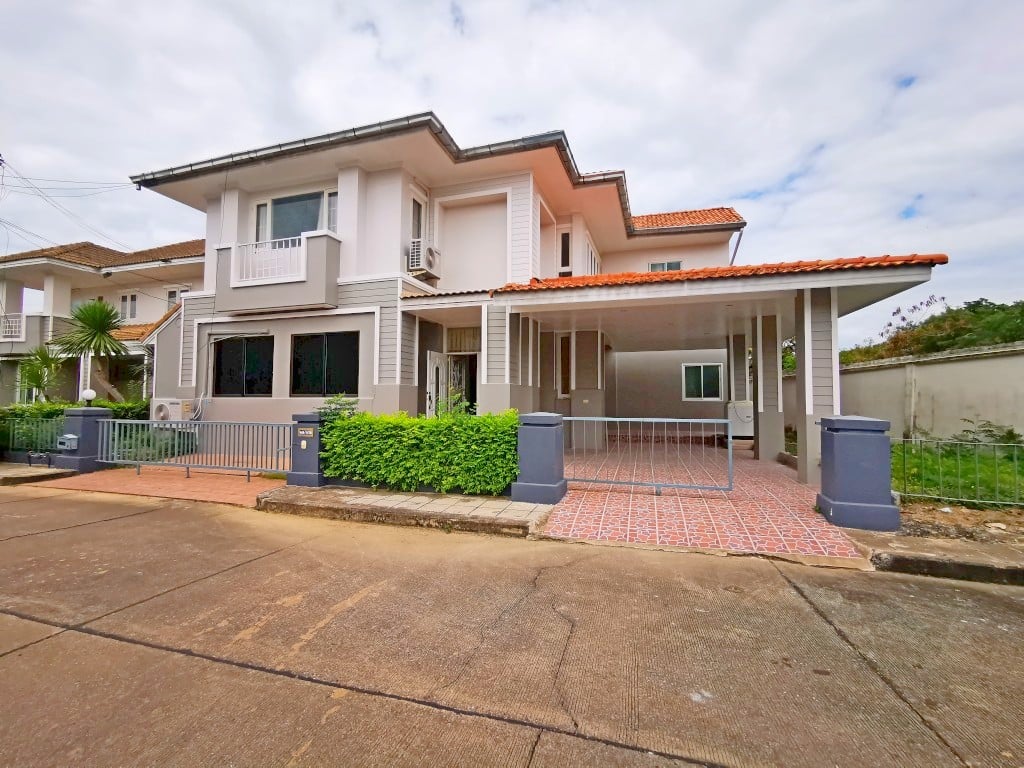 4 Bedrooms house for sale near Jomtien Beach