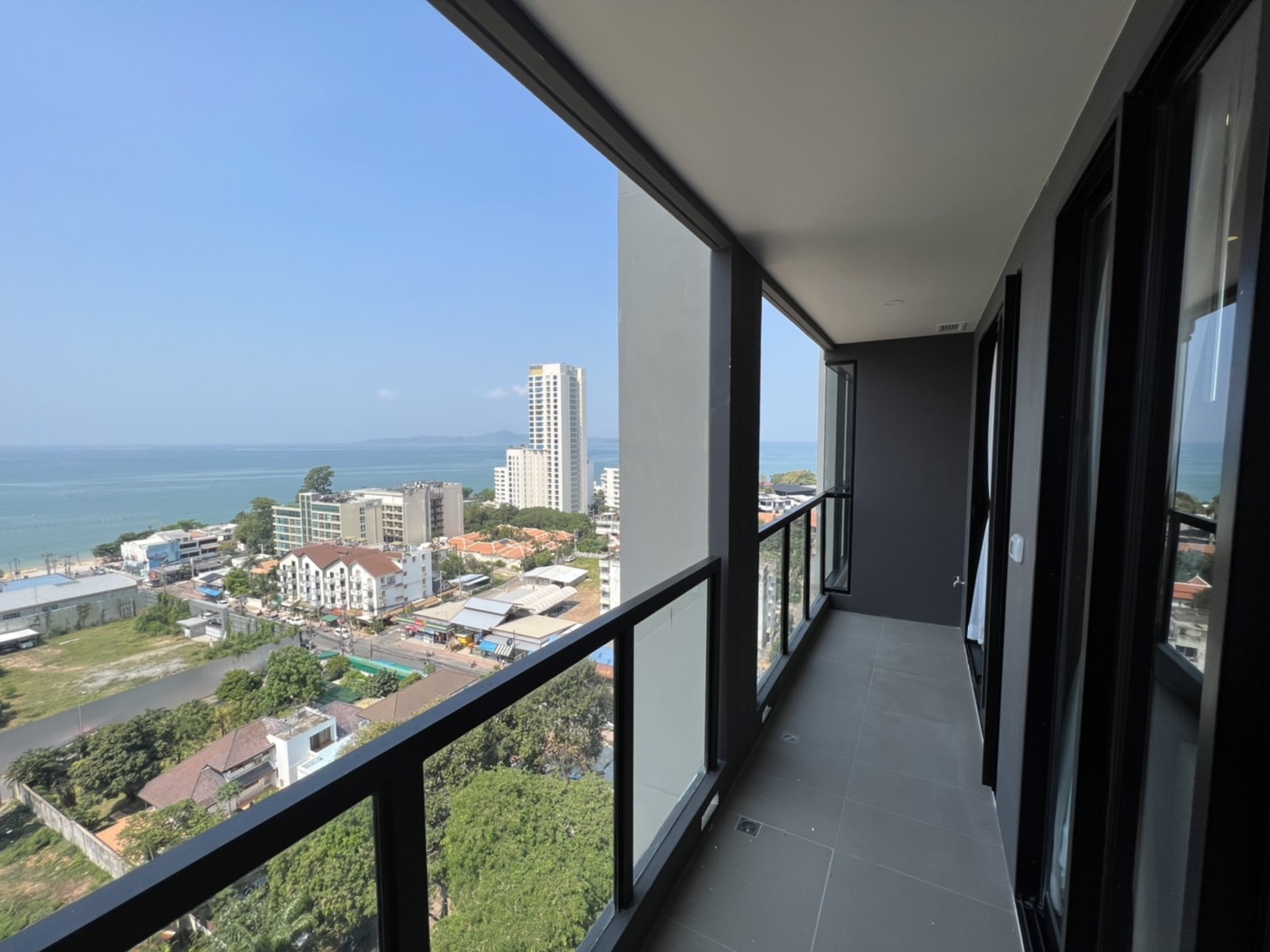 Brand New 2 Bedrooms condo for sale The Panora Pattaya for sale in Pratumnak