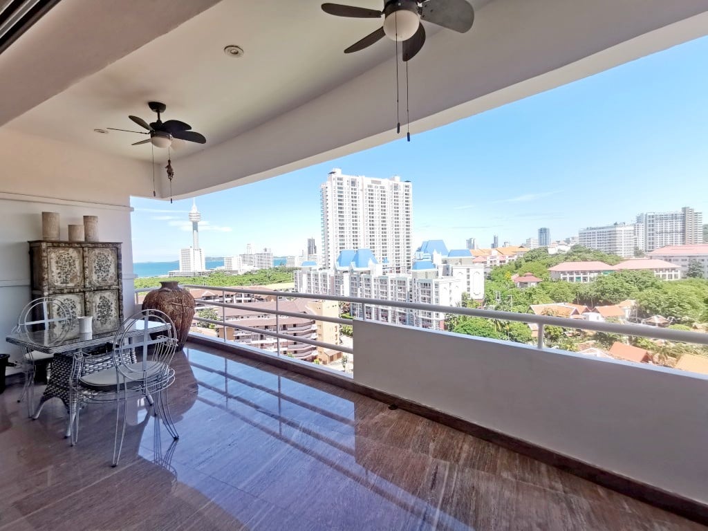 Large 1 Bedroom Condo For Rent Near Jomtien Beach