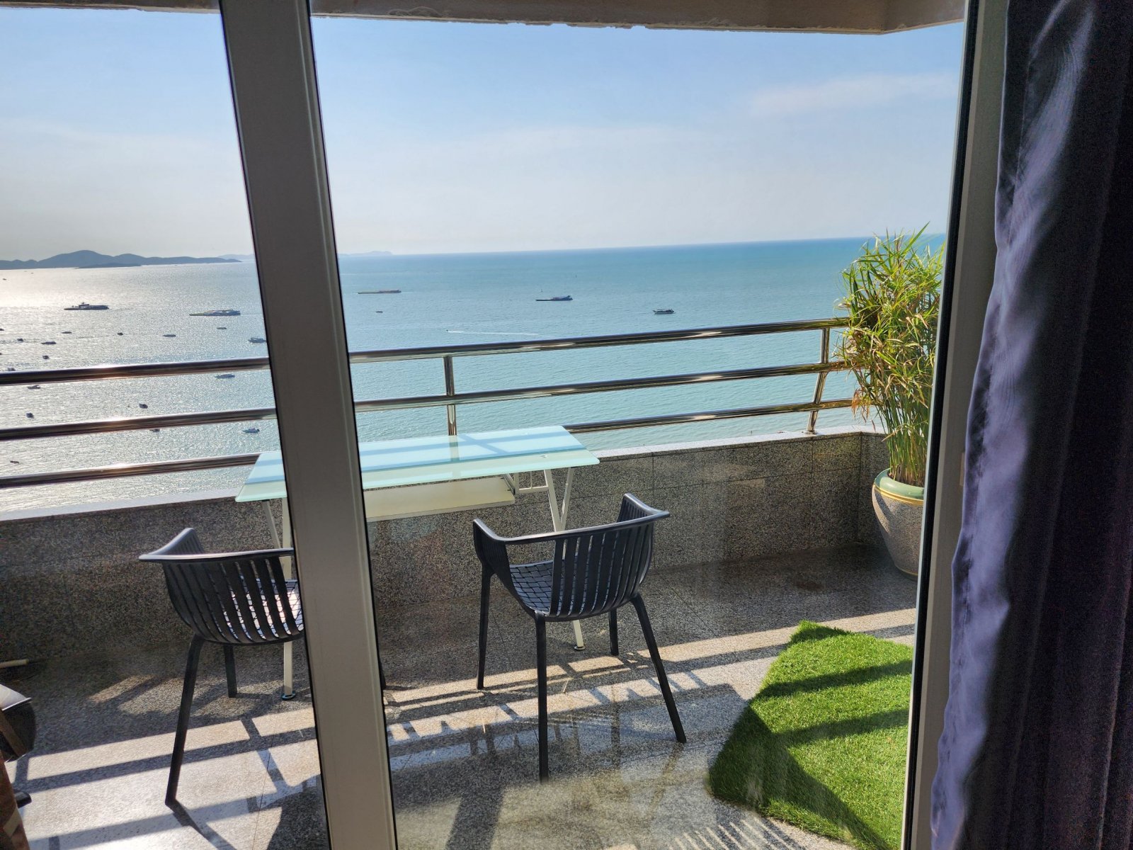 Sea View Beach Road Condo  For Rent