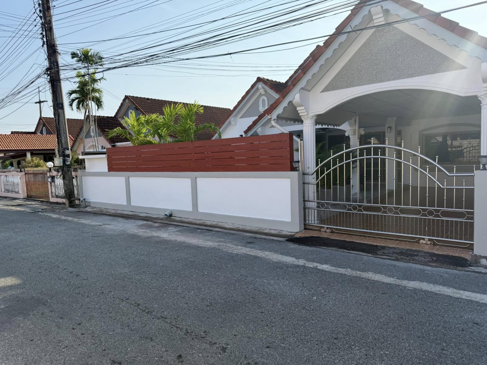 Pool Villa for Rent in East Pattaya, Pets allowed.