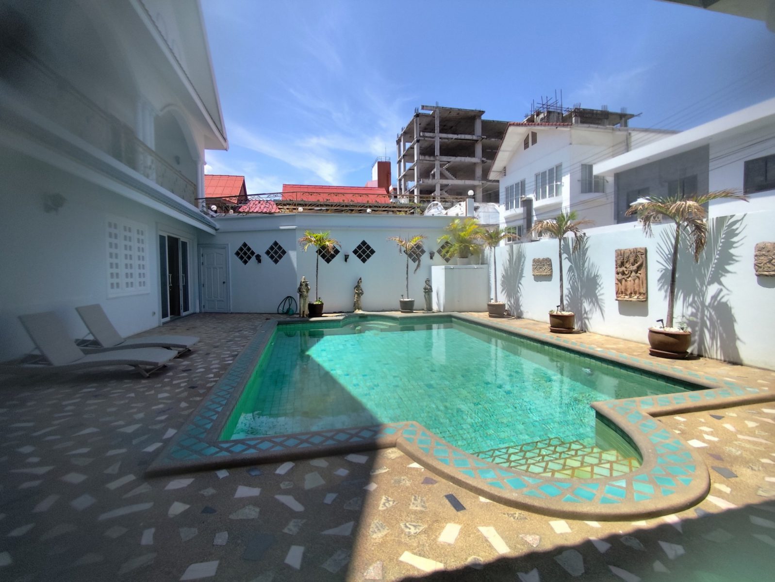 2-Storey Pool Villa for Rent in the Heart of Jomtien