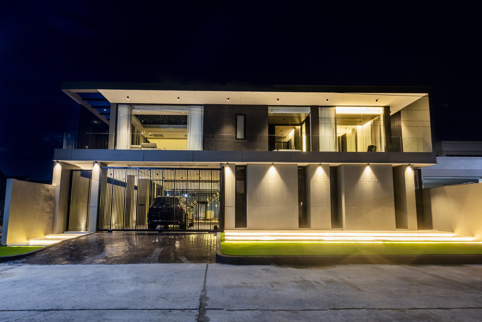 Brand-New Luxury Modern Pool Villa for Rent